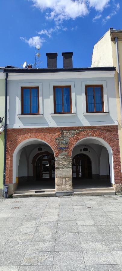The Old Townhouse II Aparthotel Krosno Exteriör bild